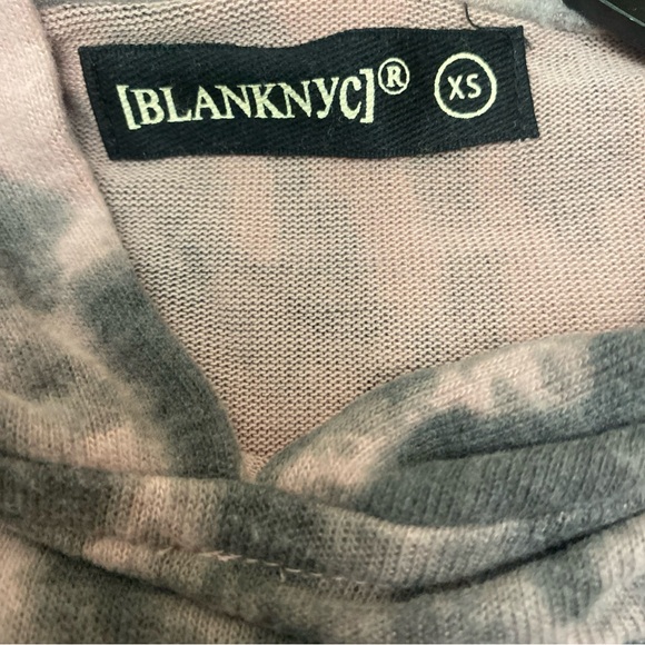 Blank NYC Animal Cheetah Print Cropped Pullover Hoodie Womens XS NEW - Picture 4 of 6